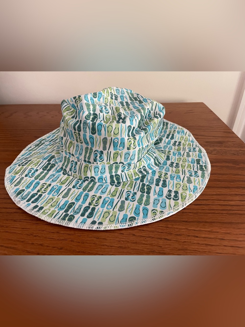 Swim Lids Wide-Brim Sun Hat in Aqua & Lime Flip-Flop Print